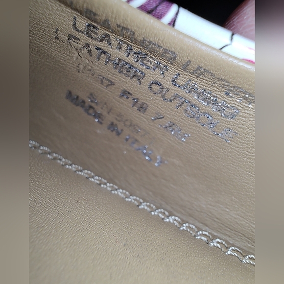 Tori Burch Elana Heel. Nearly New! Never worn. - Picture 10 of 11